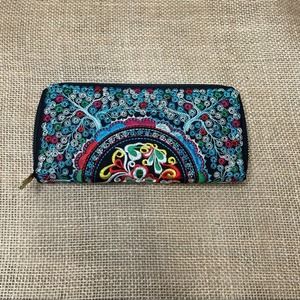 Unbranded Embroidered Zippered Wallet